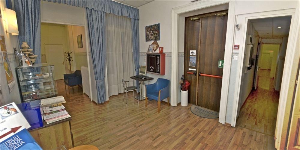 Nuovo Albergo Centro Triëst Buitenkant foto