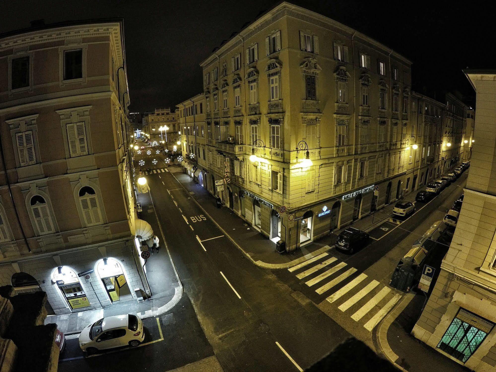 Nuovo Albergo Centro Triëst Buitenkant foto