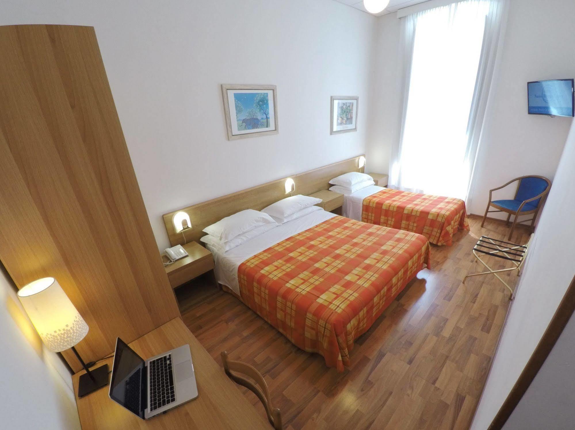 Nuovo Albergo Centro Triëst Buitenkant foto