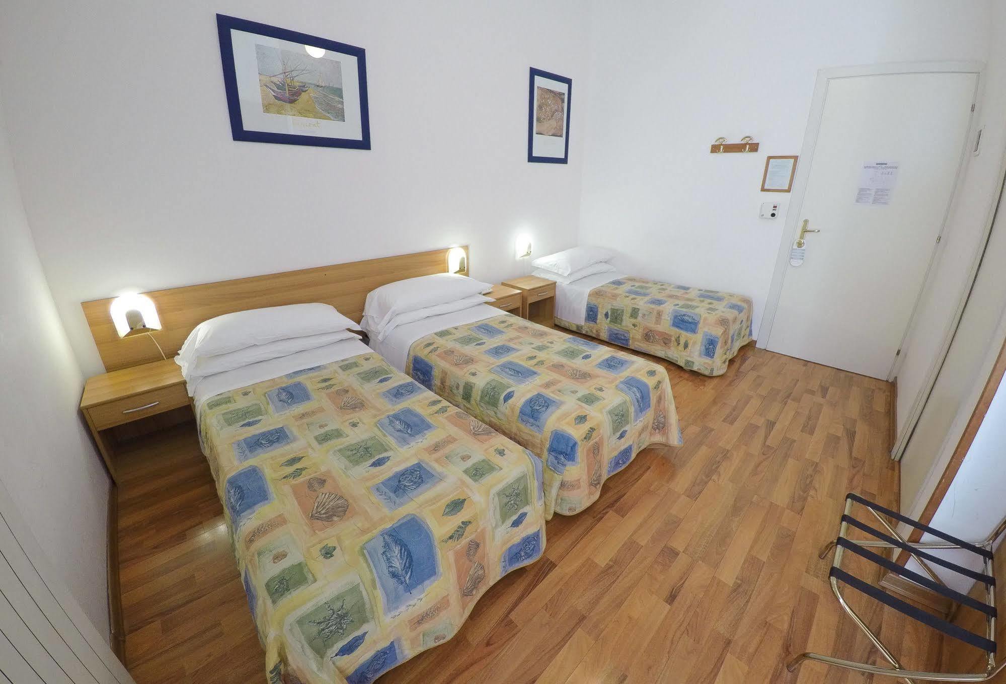 Nuovo Albergo Centro Triëst Buitenkant foto