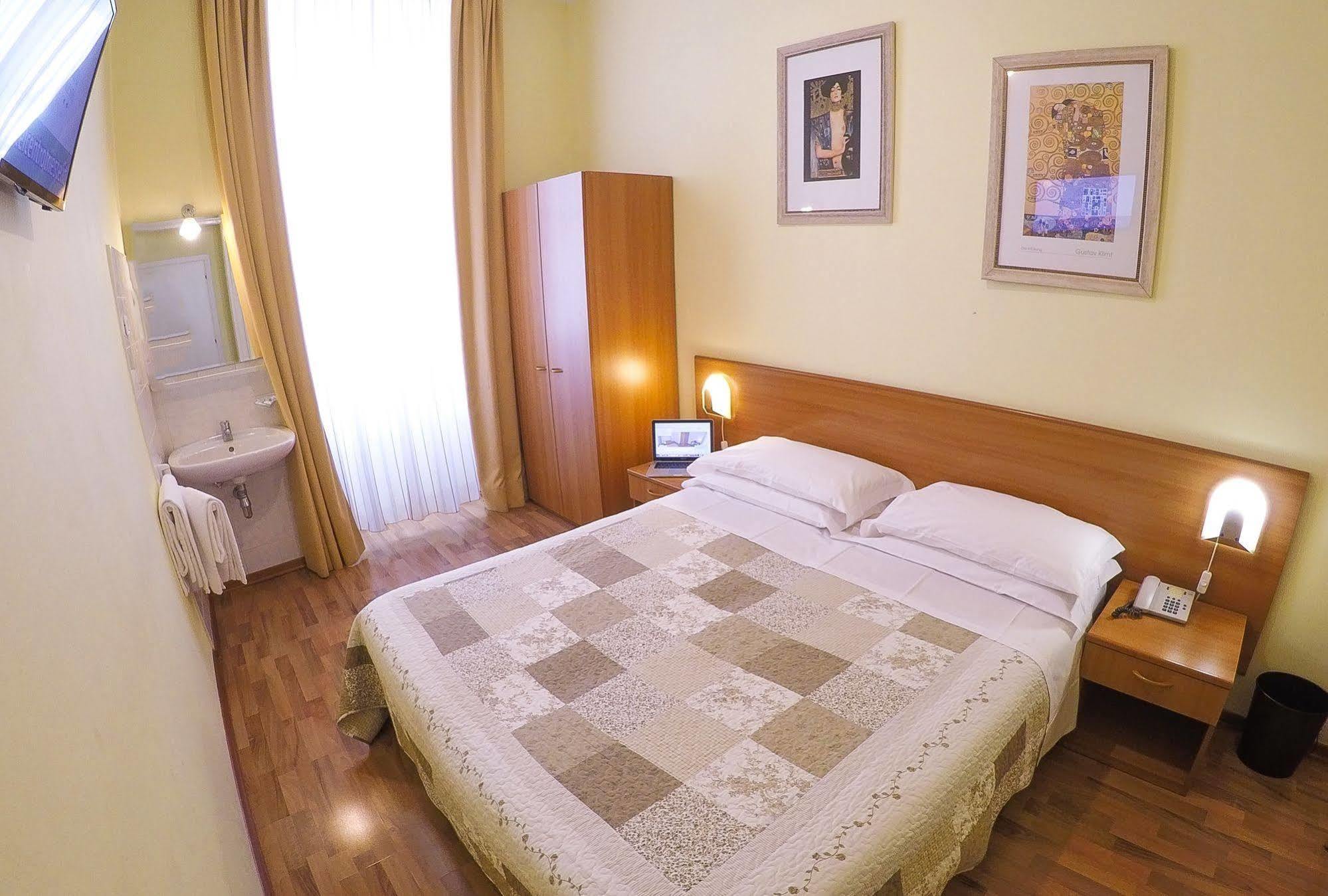 Nuovo Albergo Centro Triëst Buitenkant foto