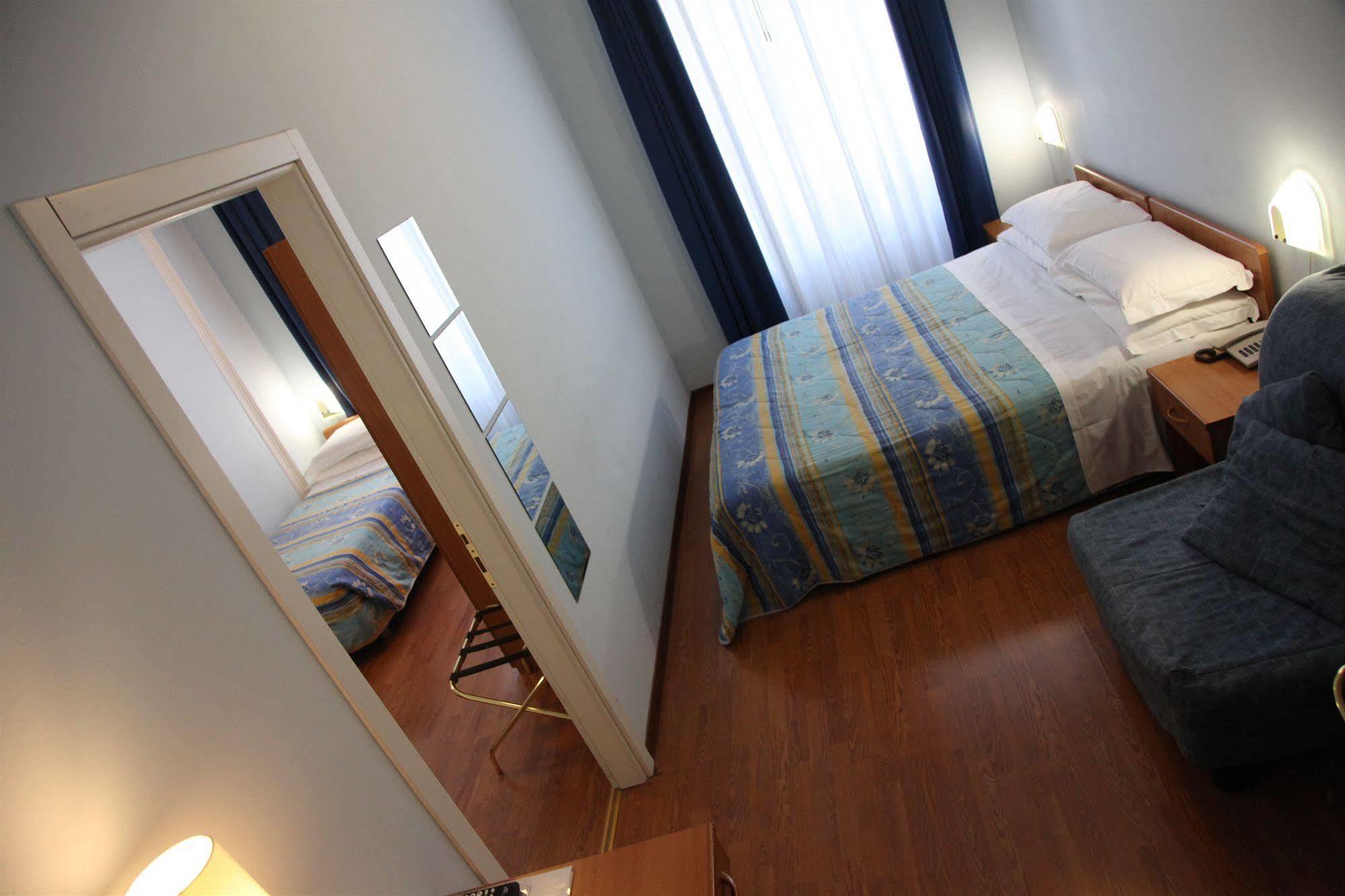 Nuovo Albergo Centro Triëst Buitenkant foto